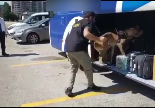 Bagajlardan 2 kilo 500 gram esrar ele geçirildi!