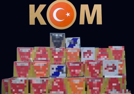 DURDURULAN ARAÇTAN 120 BİN MAKARON ELE GEÇİRİLDİ
