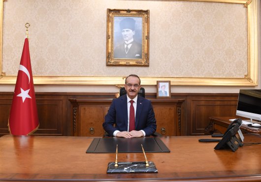 VALİ SEDDAR YAVUZ, KADIN HAKLARI GÜNÜNÜ KUTLADI