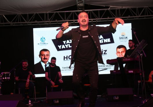GÖLCÜK BELEDİYESİ YAZLIK KADIRGA ŞENLİĞİ SİNAN YILMAZ KONSERİ İLE BAŞLADI   