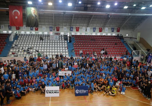 Büyükşehir’in yaz spor okulları açıldı