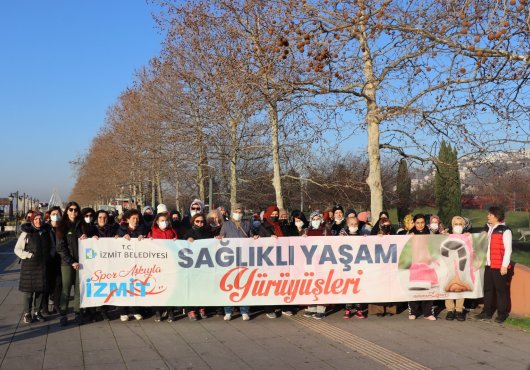 İZMİT BELEDİYESİ SAĞLIKLI YAŞAM YÜRÜYÜŞLERİ SÜRÜYOR
