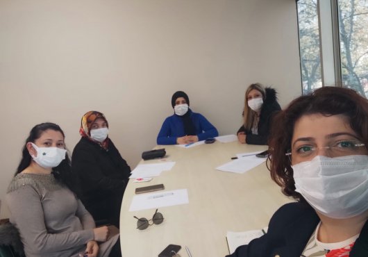 GELECEK KOCAELİ'NDE  KADINLAR KOLLAR SIVADI