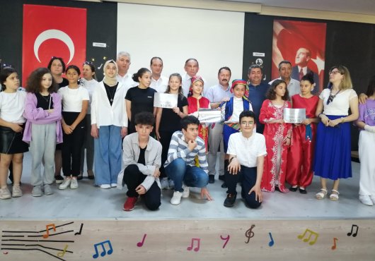 ŞEHİT YUNUS EMRE EZER ORTAOKULUNDA YETENEK YARIŞMASI