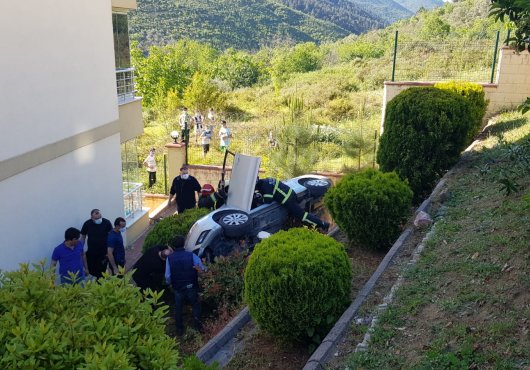 FREN YERİNE GAZA BASINCA  DUVARDAN AĞIYA UÇTU