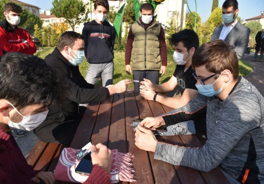 BAŞKAN ÖZLÜ'DEN GENÇLERE ÖZEL İNTERNET HEDİYESİ