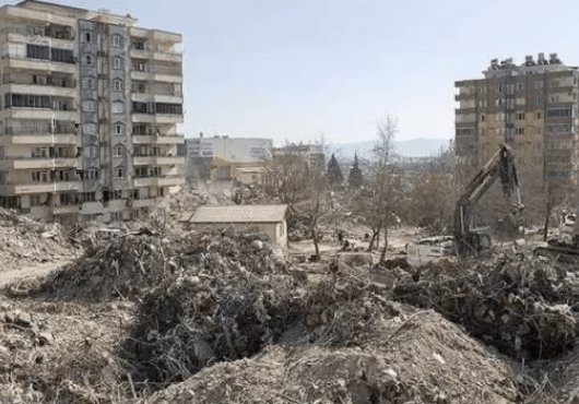 60 kişinin öldüğü Hacı Ömer Apartmanı müteahhidine tahliye