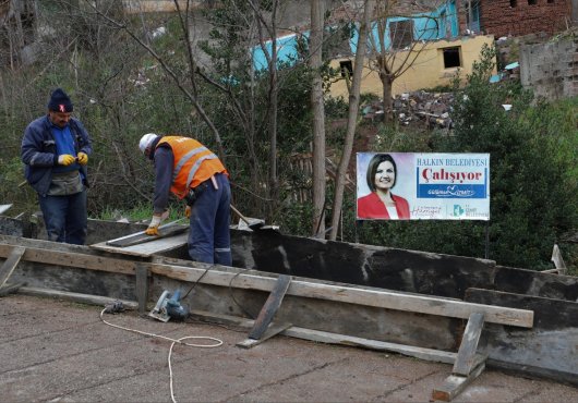 İzmit Belediyesinden Serdar’a bir yeni merdiven daha