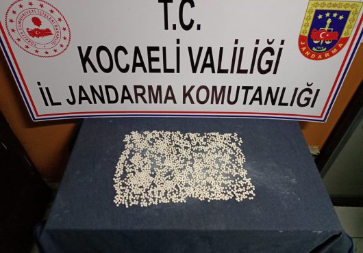 Yüzlerce hap ile Jandarmaya yakalandılar!