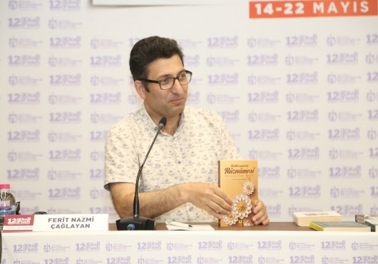     Fuarın son gününde söyleşilere yoğun ilgi