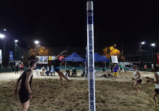 PLAJ VOLEYBOLU TURNUVASI ÇEKİŞMELİ MÜSABAKALAR İLE TAMAMLANDI