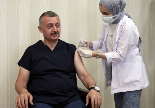 BAŞKAN BÜYÜKAKIN, KOCAELİLERİ AŞI OLMAYA DAVET ETTİ