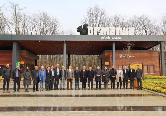 SÖĞÜT, DADAŞLARA ORMANYA'YIO GEZDİRDİ