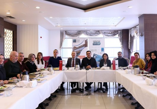 Gelinlikçilerde, İDEV Fuarı heyecanı başladı