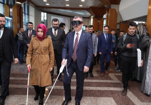 Büyükakın, “Akıllı baston için pilot uygulamayı Kocaeli’de yapalım”..