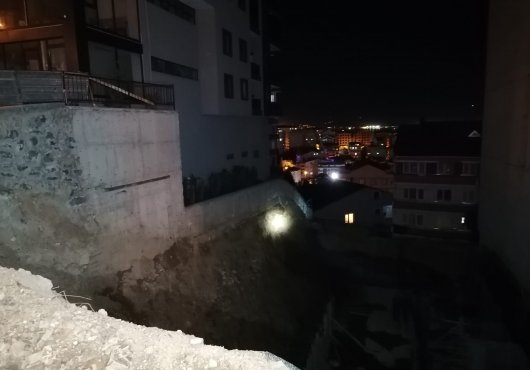 5 KATLI APARTMAN BOŞALTILDI