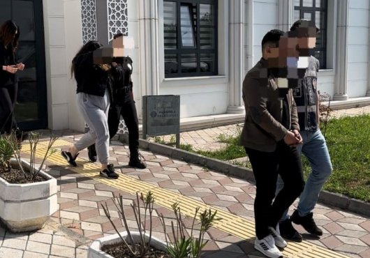 22 kişiyi 4 milyon dolandırdılar!