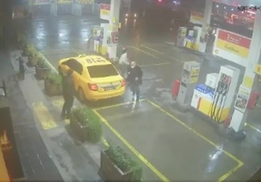 TAKSİ PARASINI İSTEYİNCE BIÇAKLANDI