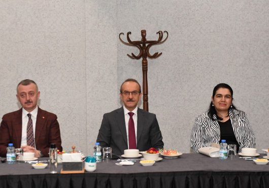 MÜLKİ İDARE AMİRLERİ VE EŞLERİ  YEMEKTE BİRARAYA GELDİ