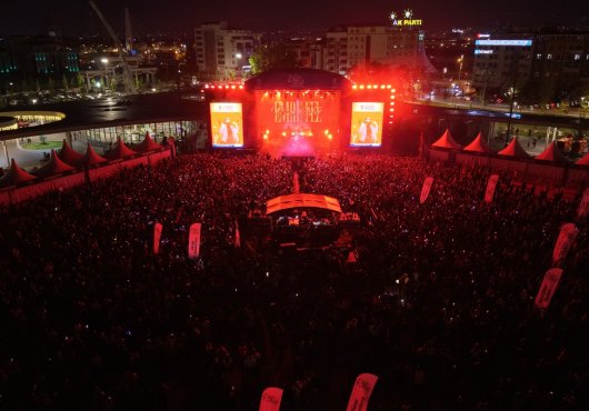 EnFest Gençlik Festivali’nde Emre Fel rüzgârı