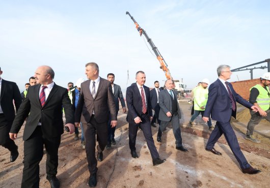    Başkan Büyükakın, Gölcük’teki üç projeyi yerinde inceledi