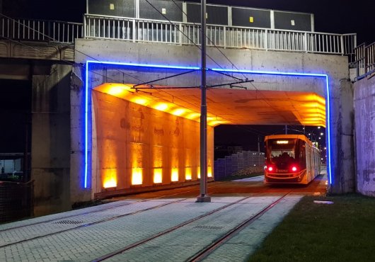 Plajyolu tramvay geçidi ışıl ışıl oldu..