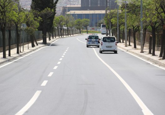 GEBZE ANKARA CADDESİ'NDE YOL ÇİZGİLERİ ÇİZİLDİ