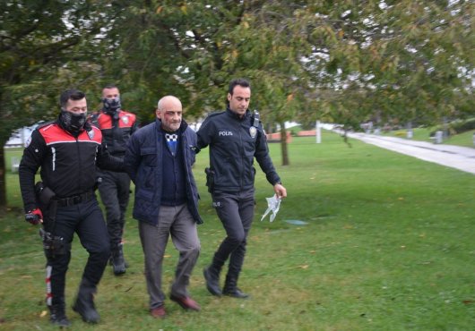 Eşini 12 bıçak darbesiyle yaralamıştı: 24 yıla kadar hapsi istendi