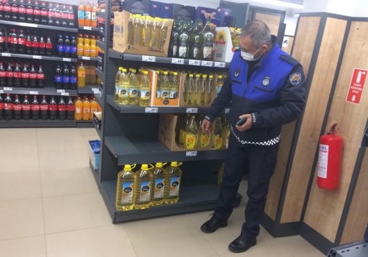 Gölcük'te zabıta fiyat ve stok denetimi yaptı