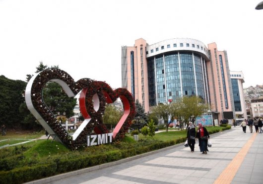 İZMİT BELEDİYESİNDE 5 MÜDÜRLÜKTE ATAMA