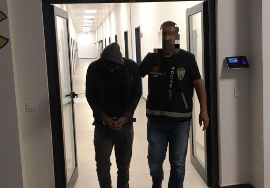 15 yıl 11 ay  hapis cezasıyla aranıyordu!  Operasyonla yakalandı