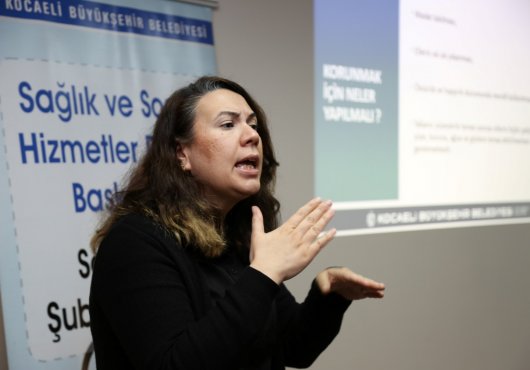ENGELLİ PERSONELE İŞARET DİLİYLE COVİD-19 EĞİTİMİ