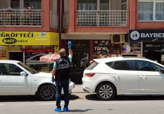 Babasını vuran kişinin babasını bıçaklamıştı!  Yakalanarak gözaltına alındı