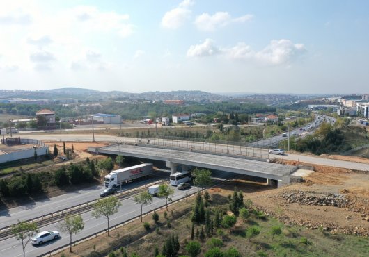  Çayırova Turgut Özal Köprüsü’nde kiriş montajı yapıldı