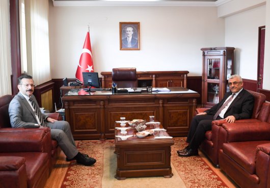 Vali Hüseyin Aksoy Derince Kaymakamı Cemil Aksak’ı Ziyaret Etti
