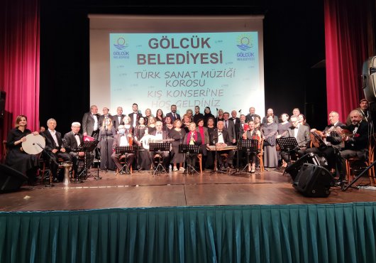 GÖLCÜK BELEDİYE KOROSU’NDAN İÇ ISITAN KIŞ KONSERİ