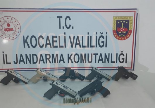 SİLAH KAÇAKÇILARI FENA FAKA BASTI