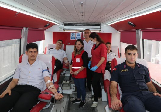 Hayat kurtarmak ve umut olmak için sıraya girdiler!
