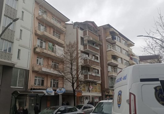 Evinde Silahla Vurulmuş Halde Bulundu