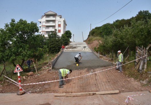  Alikahya Sürmeli Sokak’ın, artık beton yolu var