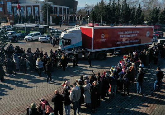  82 Kişiyi enkazdan çıkardılar  Kahramanlar Kocaeli’ne döndü