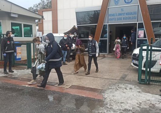 30 AYRI EVDEN  500 BİN LİRALIK HIRSIZLIK YAPTILAR