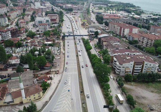 TRAMVAY YAYA KÖPRÜSÜ TEMEL KAZIKLARI ÇAKILIYOR