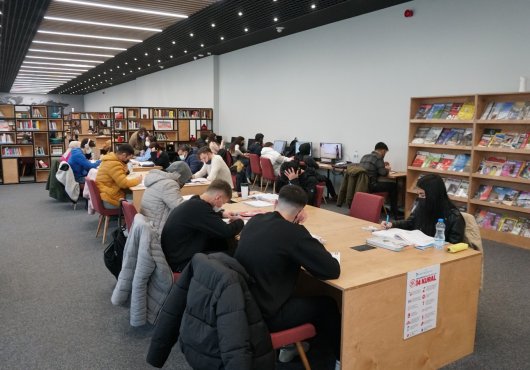 İzmit Belediyesi Kütüphanesine vatandaşlardan yoğun ilgi