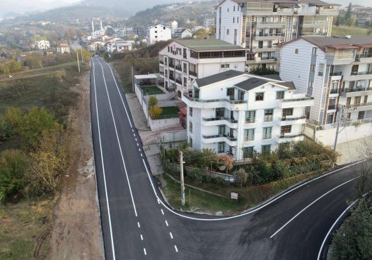  Başiskele Atatürk ve Çınar caddelerine yol çizgisi