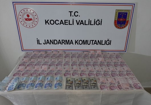 SAHTE PARALAR İLE JANDARMAYA YAKALANDI
