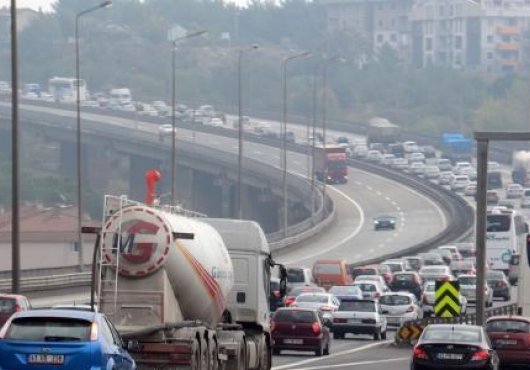 Kocaeli'den kaçmak mümkün değil! İstanbul yolları yine bildiğiniz gibi