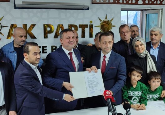 Tutuş İzmit için başvurusunu yaptı! “Belsa Plaza’da görüşürüz”