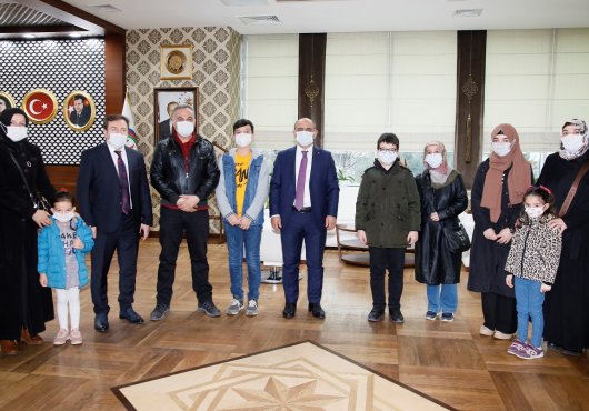 SİZLER ÇALIŞIN, BİZ HEP YANINDAYIZ