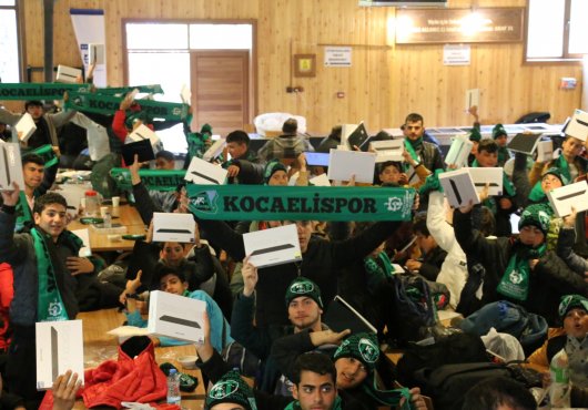    Deprem bölgesinden gelen öğrencilere eğitim desteği